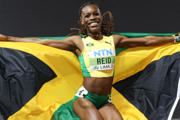 Sudafricano Walaza y jamaiquina Reid ganaron en los 100 metros en Mundial de Atletismo U20