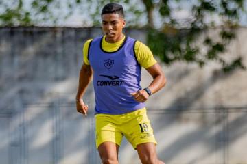 Uribe: "Hasta que no estemos muertos, vamos a seguir batallando"