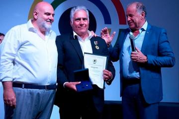 (FOTOS) Francisco Boza fue condecorado por la ISSF en el 40 aniversario de su medalla olímpica de plata