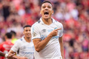 Gremio venció a Athletico Paranaense y salió de la zona de descenso del Brasileirao