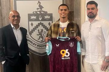 Hijo de Ronaldinho firmó contrato profesional con Burnley