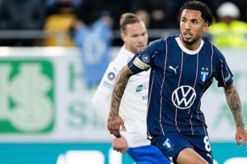Con Peña, Malmo venció por 4-3 a Paok y clasificó a la última etapa previa de la Champions