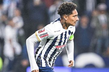 Guerrero: "Hubiera querido debutar con gol pero lo más importante es volver a jugar"