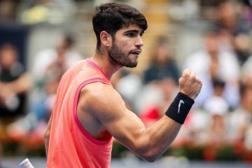 Alcaraz avanzó a cuartos de final en ATP de Beijing