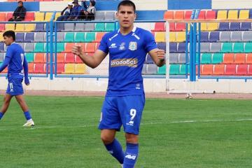 Carlos Stein fue goleado y se despidió de la Liga 2
