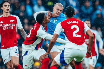 Manchester City salvó empate en el final ante Arsenal