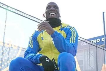 Advíncula retornó a las prácticas de Boca y se perfila como titular en el 'Superclásico'
