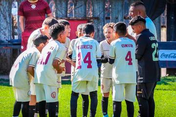 Categoría 2015 de Universitario se proclamó campeón de la Newell’s Cup