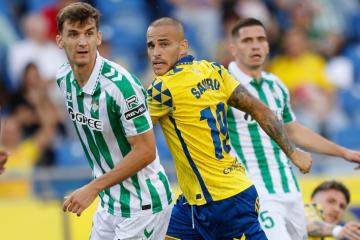 Las Palmas igualó 1-1 con Real Betis y continúa colero en Laliga