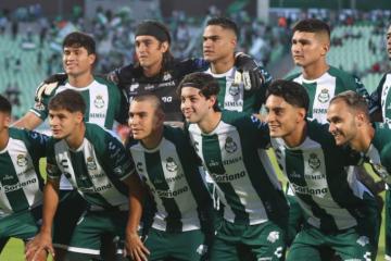 Con Santamaría de titular y Aquino de suplente, Santos Laguna venció a Necaxa