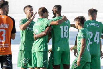Leganés, donde juega Renato Tapia, goleó a Fuenlabrada en amistoso