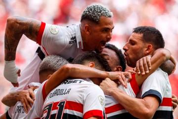 Con Carrillo, Corinthians cayó ante Sao Paulo en el ‘Clásico Majestuoso’