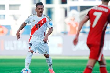 Cueva: "Extraño mucho la selección, pero también me siento feliz de estar en Cienciano"