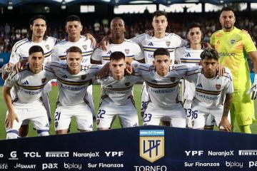 Con Advíncula, Boca cayó goleado en el debut de Gago