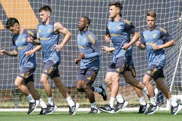 Advíncula fue convocado para partido de la Copa Argentina