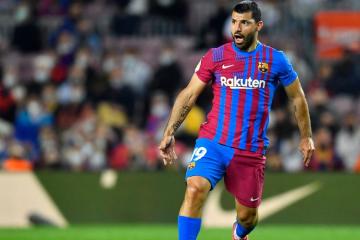 Sergio Agüero le reclama tres millones al Barcelona