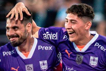 Con Barco en el banco, Defensor Sporting venció a Liverpool