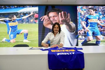 Edison Cavani renovó con Boca Juniors hasta el 2026