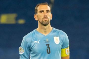 Godín: "No se trata de criticar el trabajo de Bielsa, sino de señalar que el respeto es fundamental"