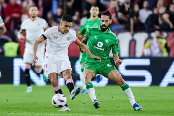 Jesús Navas confesó que jugará su último derbi