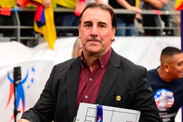 Lorenzo le respondió a DT de Bolivia, que criticó la preparación de los 'cafeteros'
