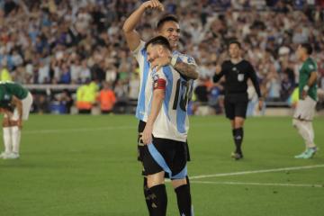 Messi logró nuevo récord con su hat-trick