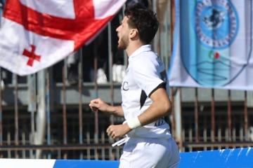 Napoli ganó de visita y es líder en la Serie A