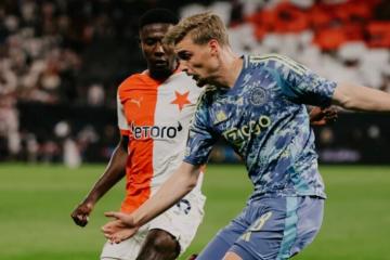 Ajax rescató un empate en su visita a Slavia de Praga en la Europa League