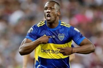 Advíncula: "Es una alegría que la hinchada más grande reconozca tu trabajo"