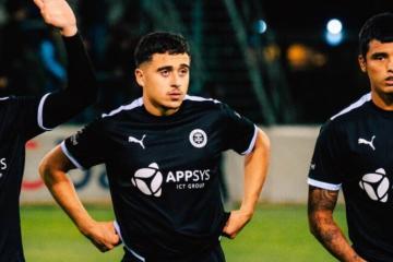 Con Aguilar, Lommel SK goleó por 4-0 a Genk Sub-23 por el ascenso belga