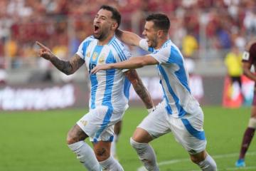 Otamendi: "Jugamos en un campo que no estaba en las mejores condiciones, pero hay que seguir"