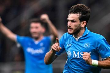 Napoli venció al AC Milan y sigue puntero en Italia