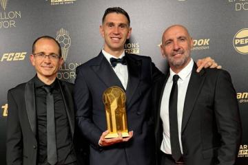 'Dibu' Martínez se quedó con el Trofeo Yashin