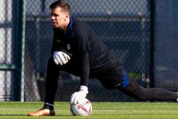 Szczesny: "No es asunto de nadie si fumo, no afecta en el campo"