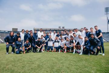 Ídolo presente: Teófilo Cubillas sorprendió a los jugadores de Alianza Lima en el entrenamiento