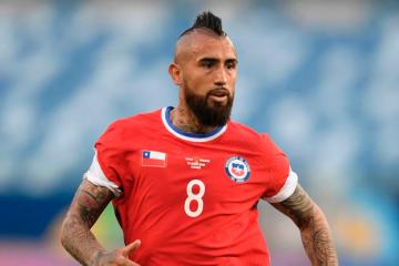 ¡Llamado de emergencia! Arturo Vidal fue convocado por Gareca para choque ante Perú