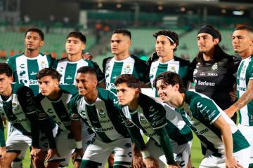 Aquino y Santamaría estuvieron en caída de Santos Laguna