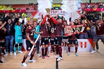 ¡Doble festejo! Universitario se proclamó campeón de Futsal Pro