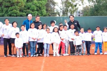 Ignacio Buse y Gonzalo Bueno entrenaron con niños de Manchay