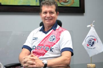 Óscar Vega: "Es una pena lo que pasa con Municipal, lo han dejado a la deriva"