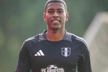 Araujo: "El cariño que le tenemos a Gareca no va a estar dentro del campo"