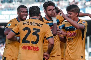 Atalanta goleó al líder Napoli