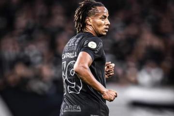 Carrillo fue titular en triunfo de Corinthians