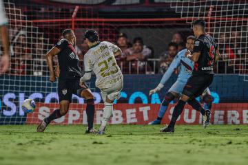 Palmeiras ganó de visita y tomó la cima del Brasileirao