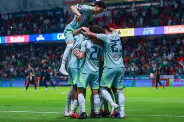 México goleó y avanzó a 'semis' de la Concacaf Nations League