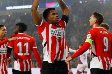 PSV  goleó por 4-0 a Girona y consiguió su primer triunfo en la Champions
