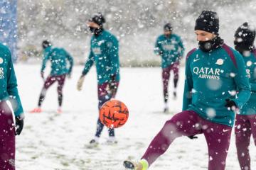 PSG no se detiene y entrenó bajo la nieve pensando en Toulouse