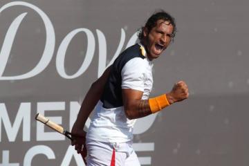 Conner Huertas del Pino clasificó a cuartos del Temuco Challenger tras vencer a argentino Midon