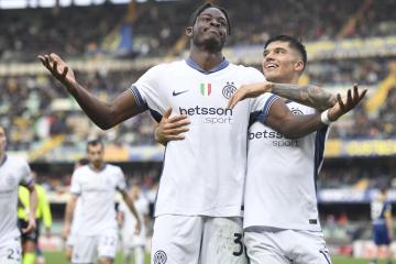 ¡Qué abuso! Inter de Milán goleó de visita 5-0 a Verona y, por ahora, lidera Serie A