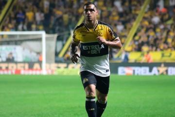 Trauco podría renovar su vínculo con Criciúma